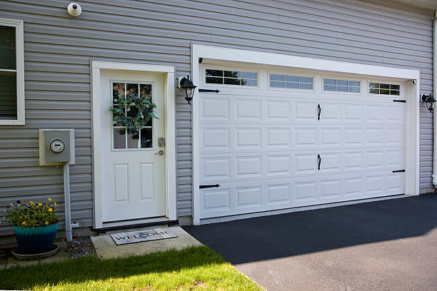 24/7 Emergency Garage Door Panel Replacement experts in Sun Prairie, MT
